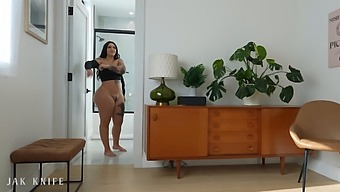 I Checked The Internet And Saw My Hot Roommate Roxanne Roselle’s Videos.